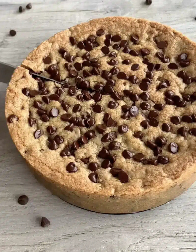 Dubai style chocolate cookie pie
